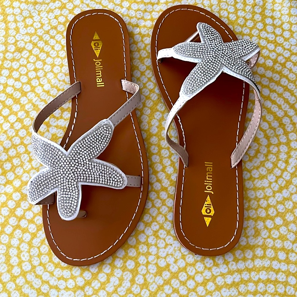 NWOT size 5 sandals